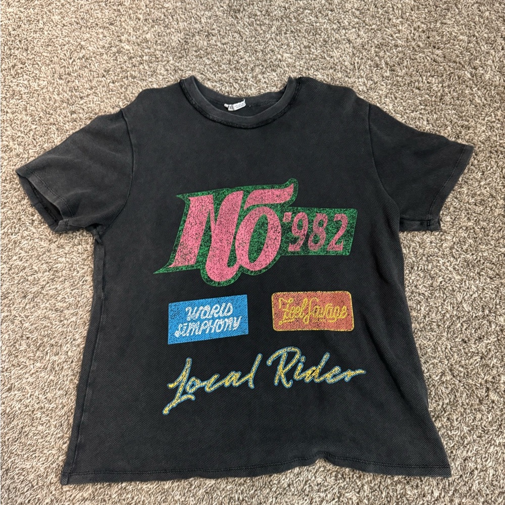 Zara Black Short Sleeve Tee with Graphic Design
